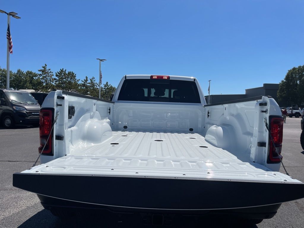 2026 Ram 3500 Tradesman photo 17