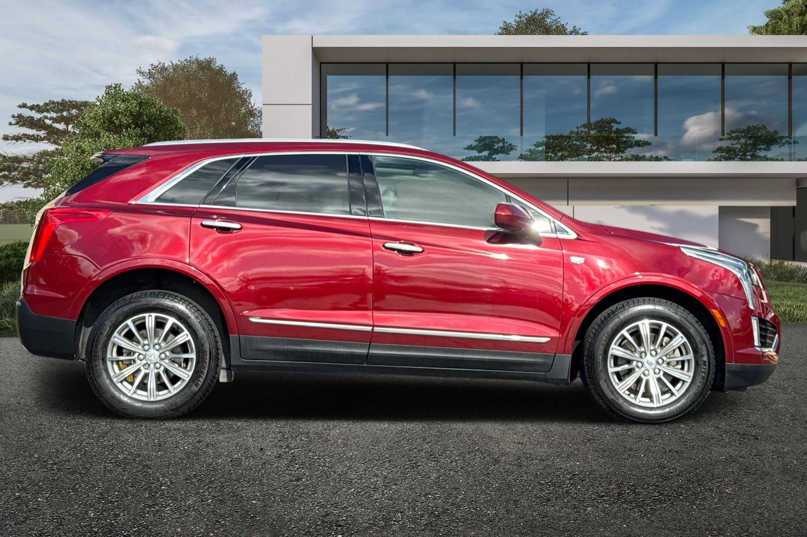 2018 Cadillac XT5 Luxury photo 2