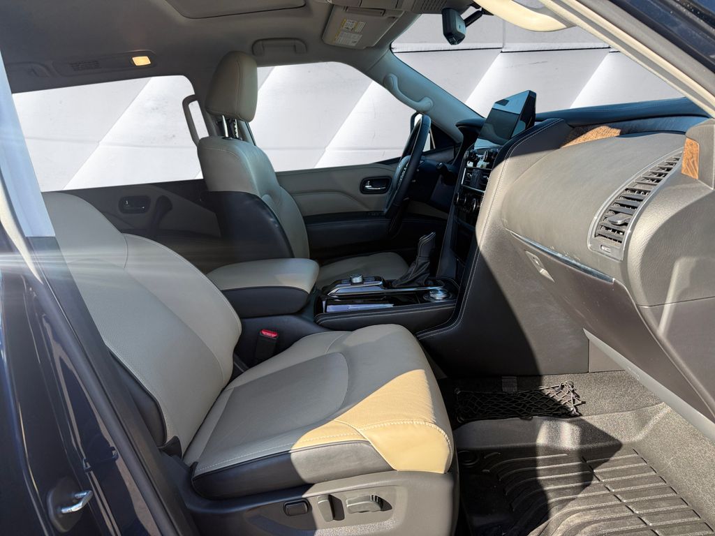 2023 Infiniti QX80 Premium Select photo 13