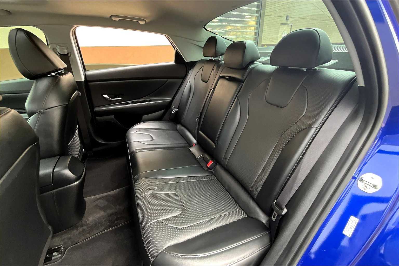 2022 Hyundai Elantra Hybrid Limited photo 19