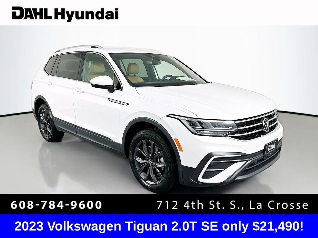 2023 Volkswagen Tiguan SE's photo