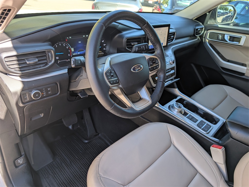 2020 Ford Explorer XLT photo 9