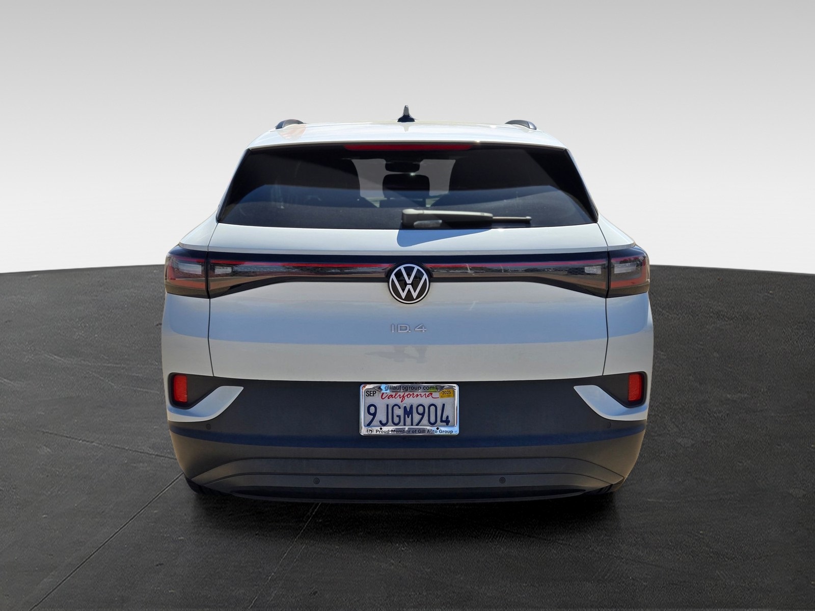 2023 Volkswagen ID.4 Pro photo 5
