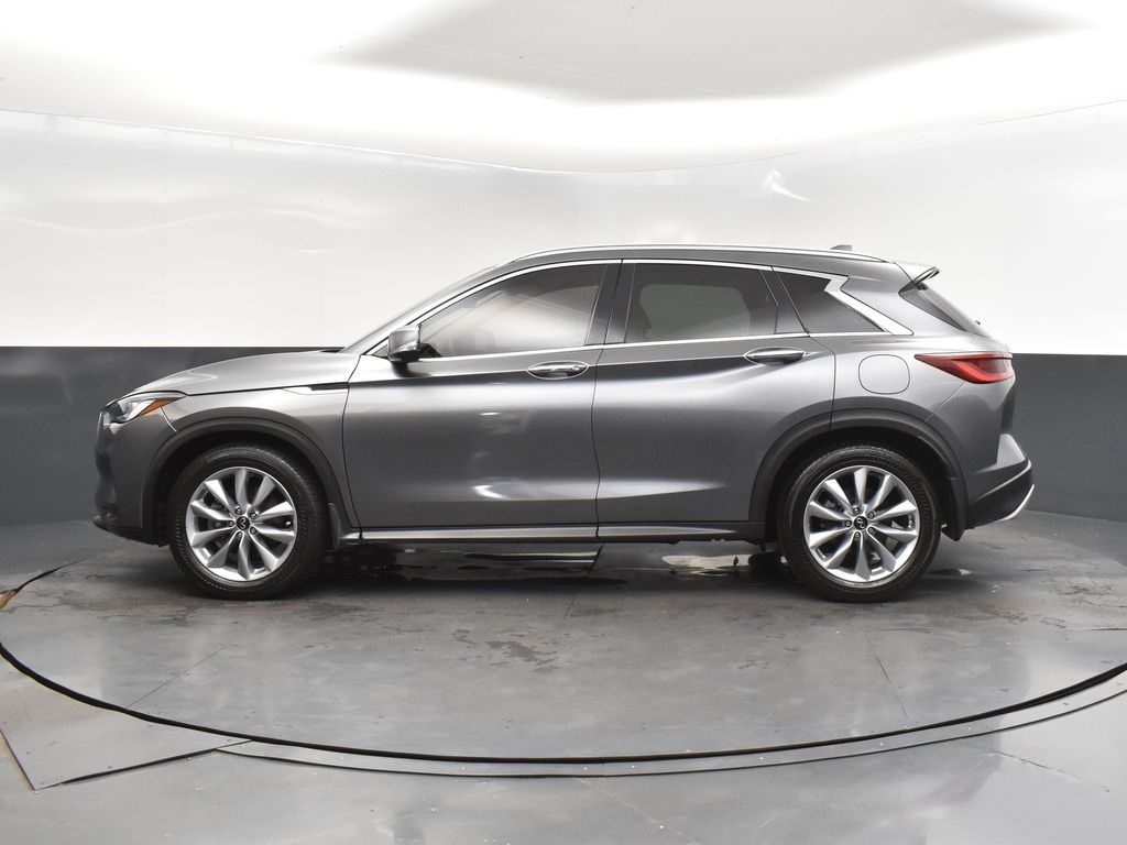 2022 Infiniti QX50 Essential photo 3