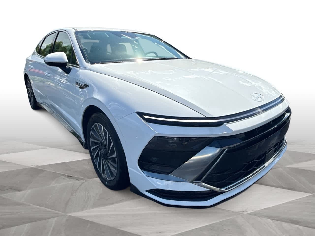 2025 Hyundai Sonata Hybrid SEL photo 2