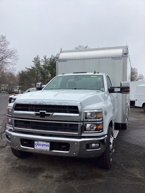 2024 Chevrolet Silverado 5500HD Work Truck photo 2