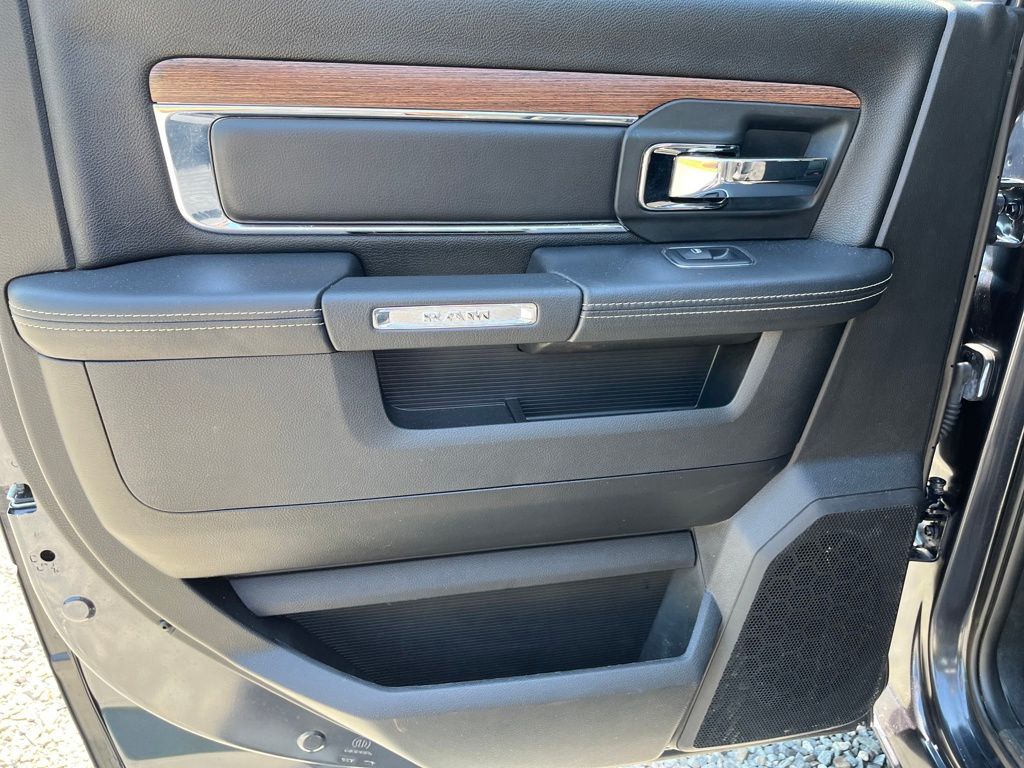 2018 Ram 1500 Laramie photo 24