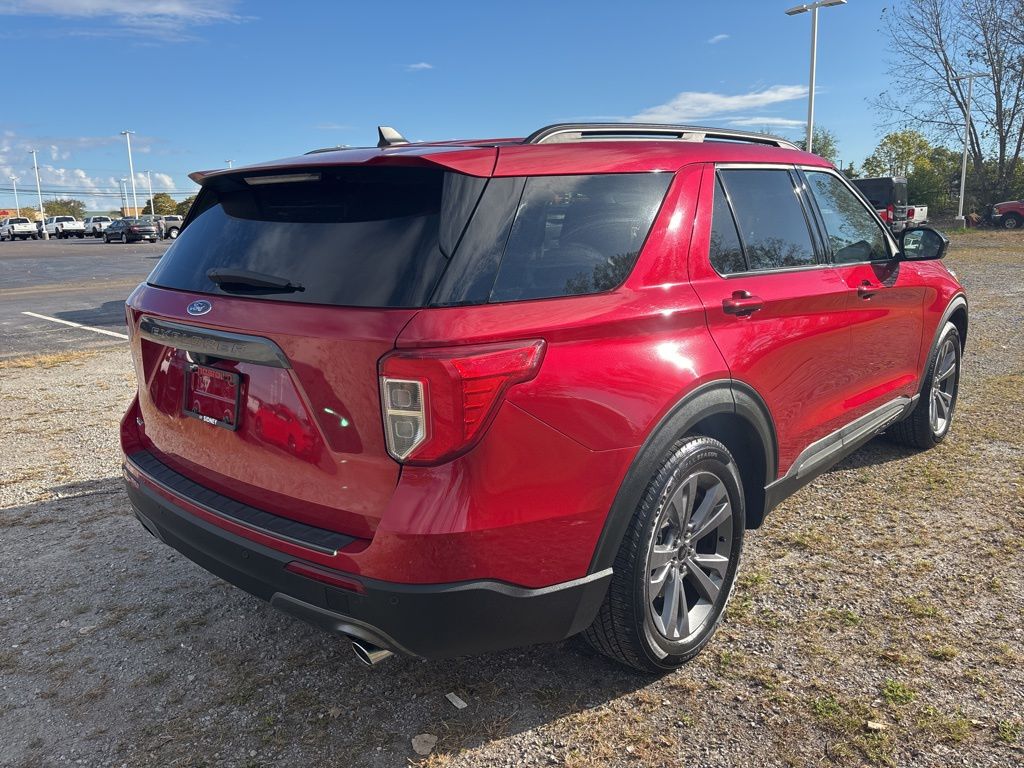 2022 Ford Explorer XLT photo 2