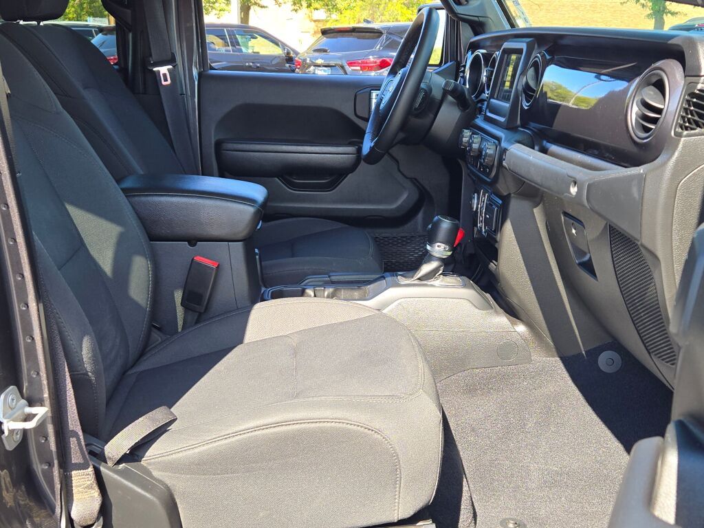 2022 Jeep Gladiator Altitude photo 7