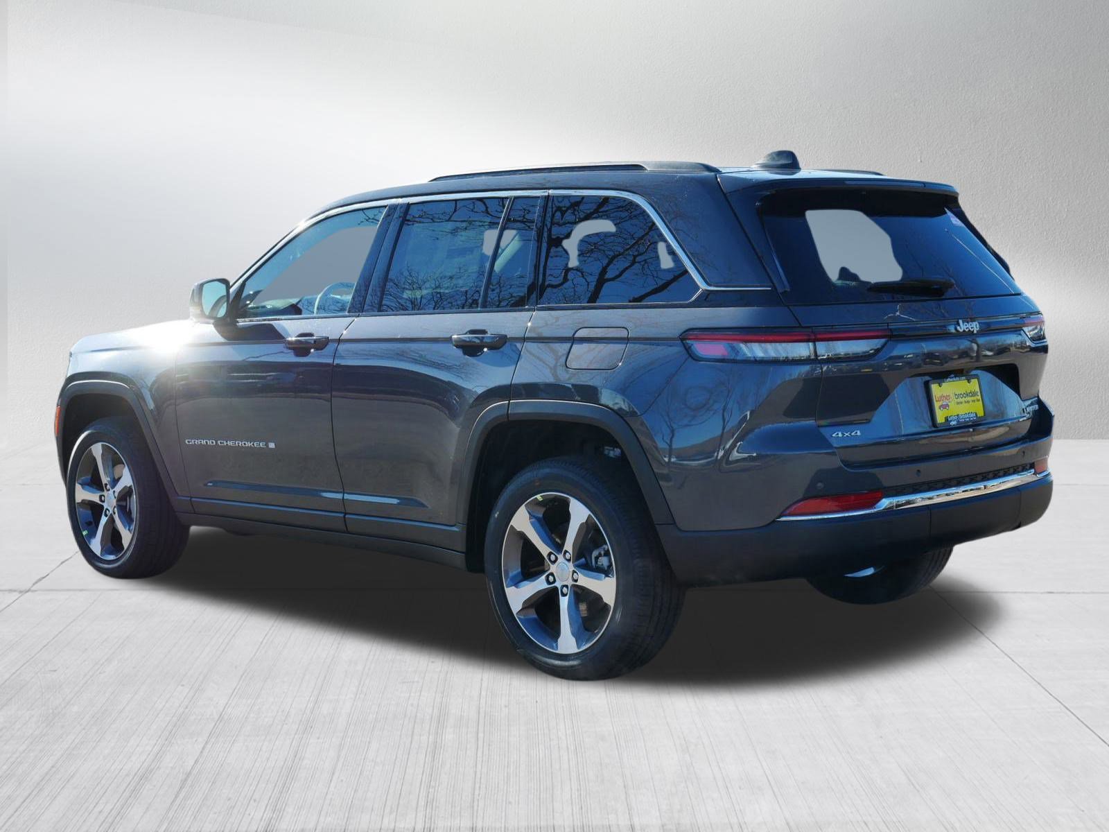 2025 Jeep Grand Cherokee Limited photo 5