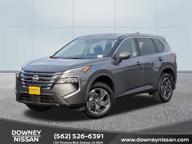 2026 Nissan Rogue SV's photo