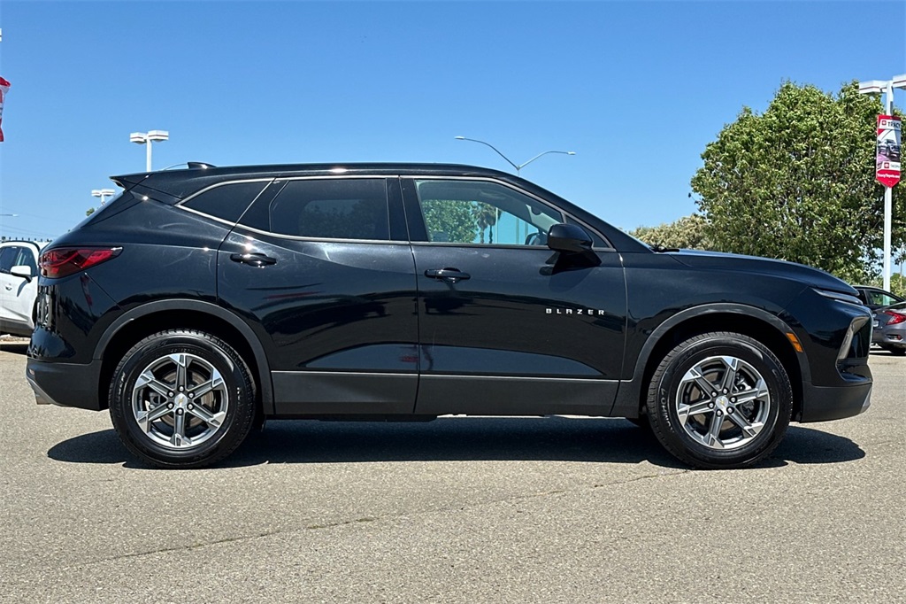 2024 Chevrolet Blazer 2LT photo 3