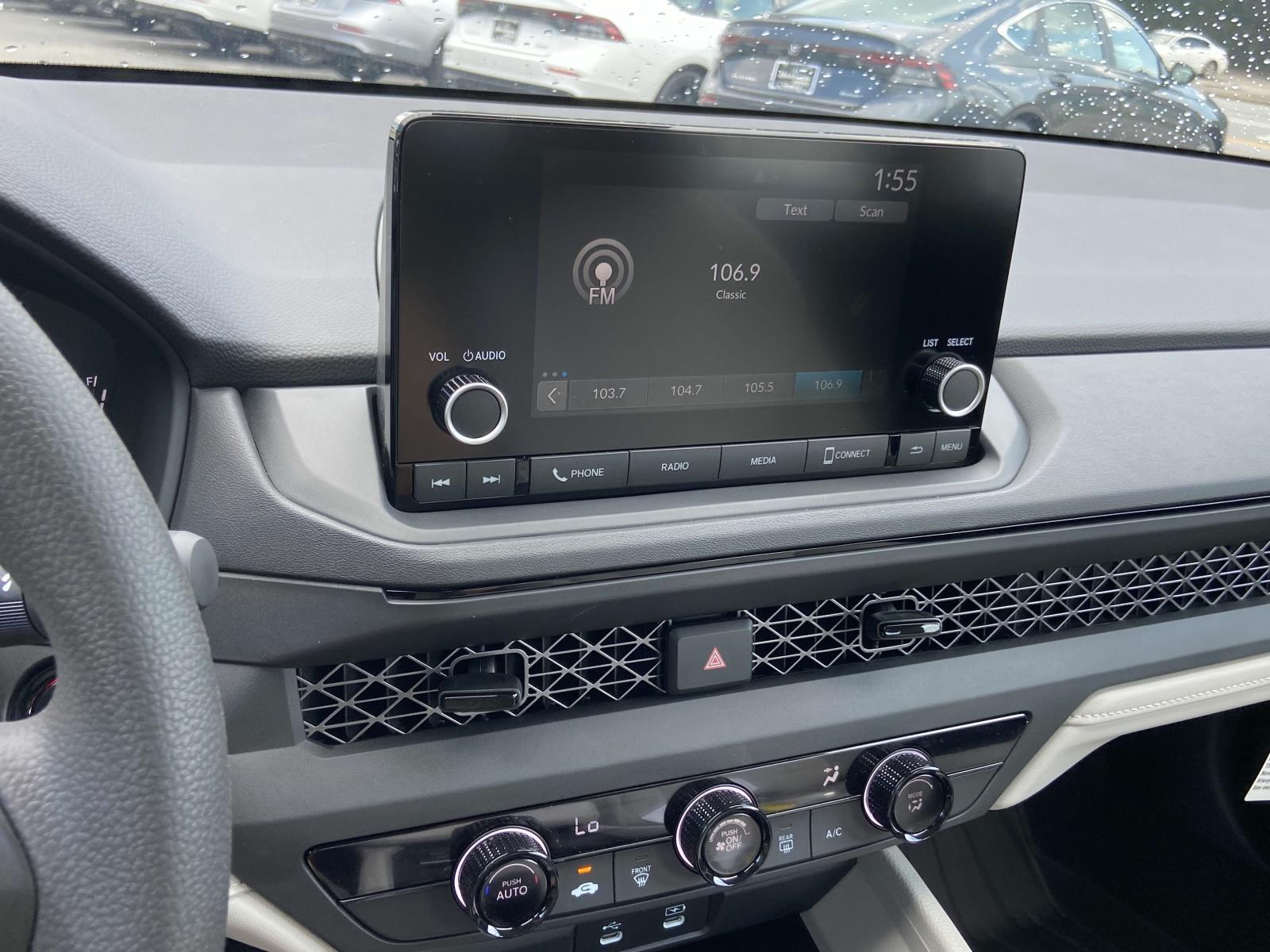 2025 Honda Accord LX photo 9