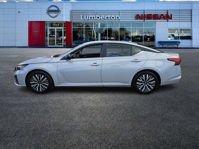 2025 Nissan Altima SV photo 4