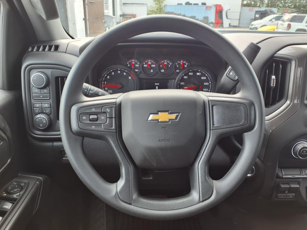 2025 Chevrolet Silverado 2500HD Custom photo 14