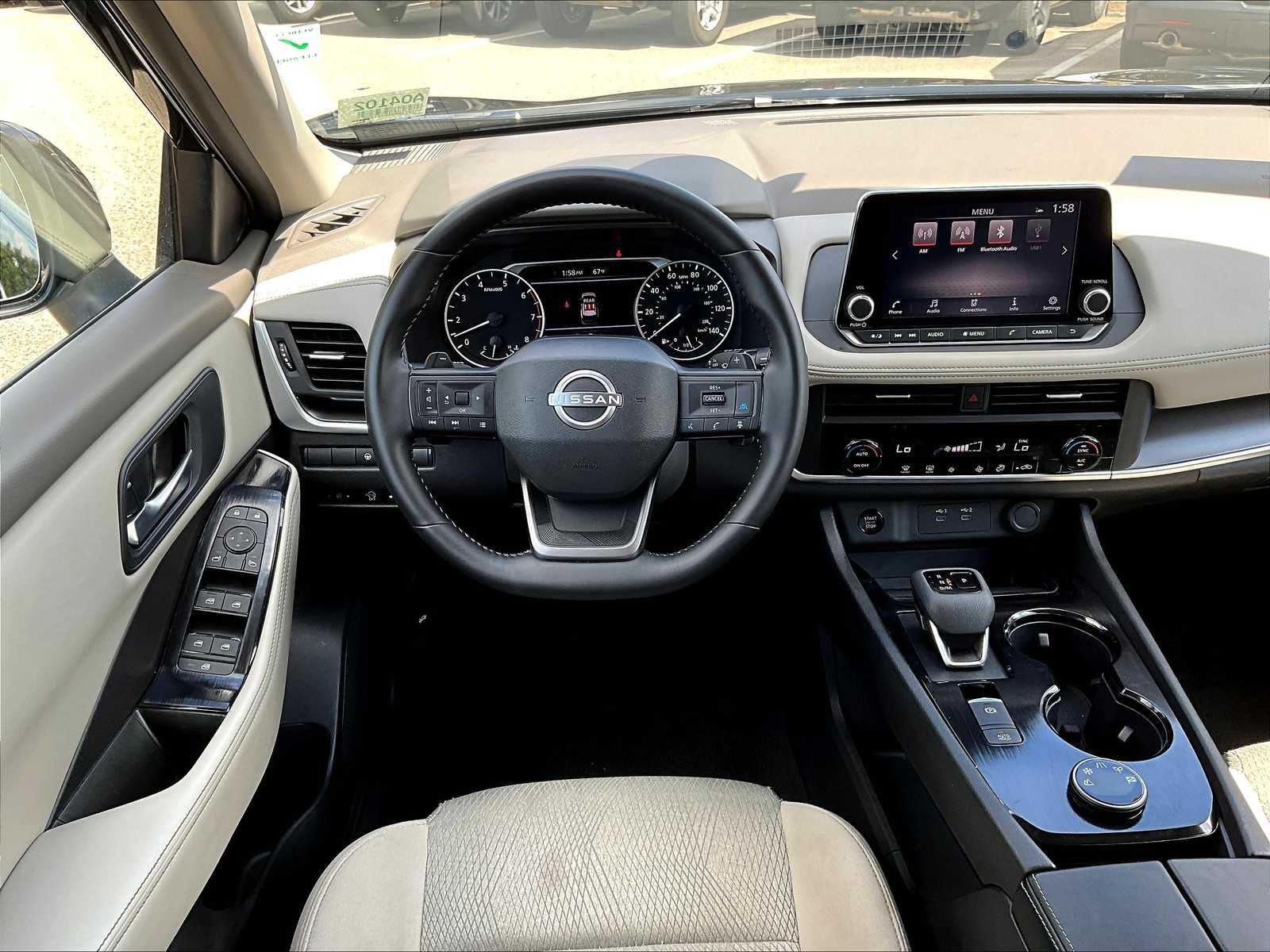 2025 Nissan Rogue SV photo 13