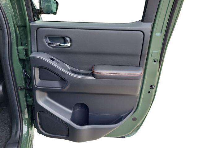 2025 Nissan Frontier PRO-4X photo 18