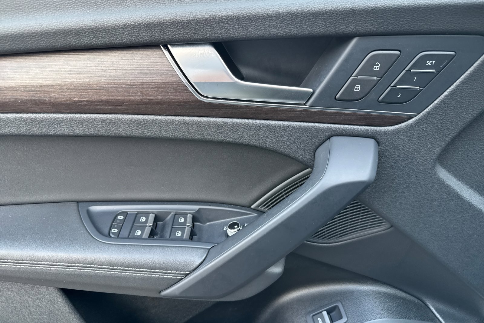 2024 Audi Q5 S line Premium Plus photo 9