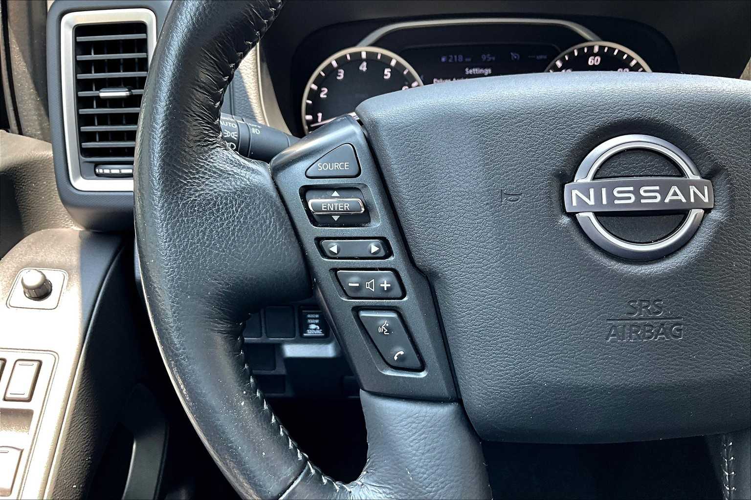2024 Nissan Frontier SL photo 22