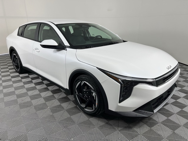 2025 Kia K4 EX's photo