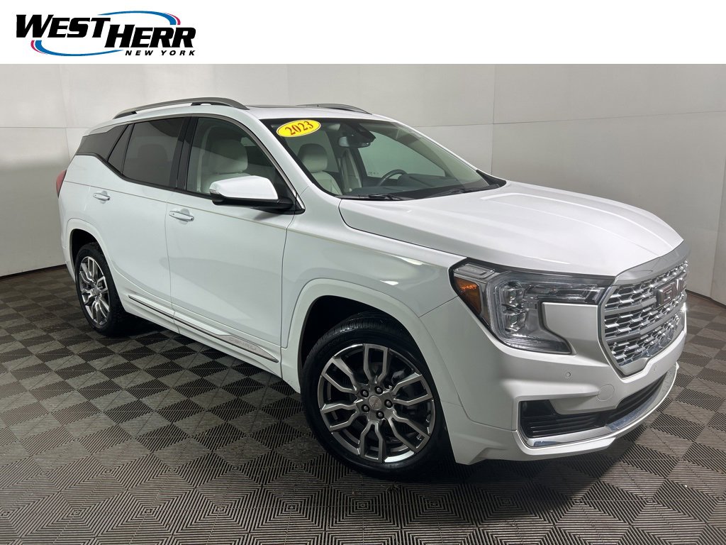 2023 GMC Terrain Denali's photo
