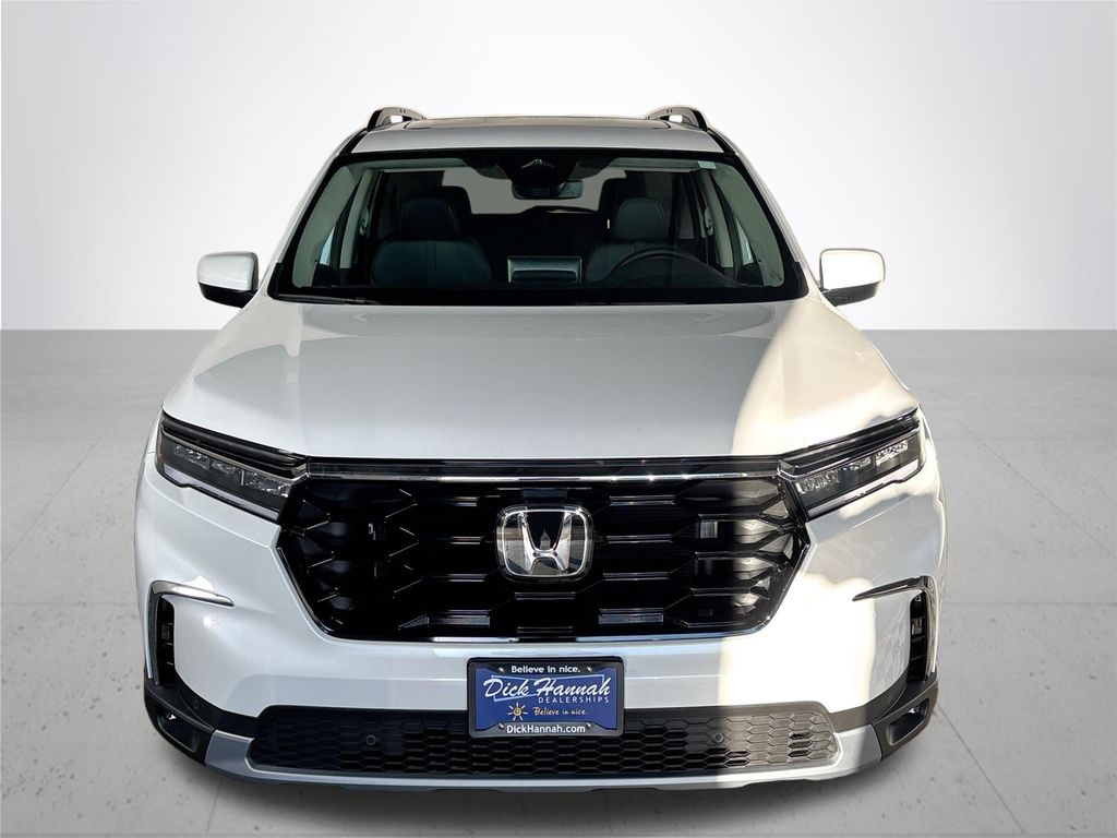 2025 Honda Pilot Touring photo 3