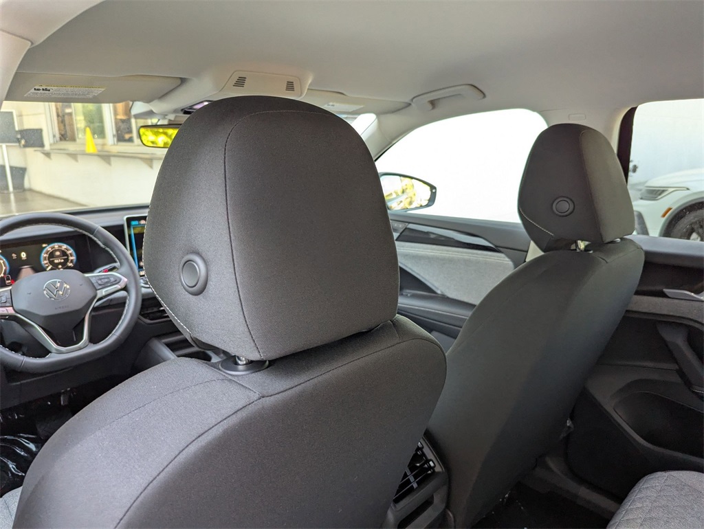 2025 Volkswagen Tiguan S photo 14