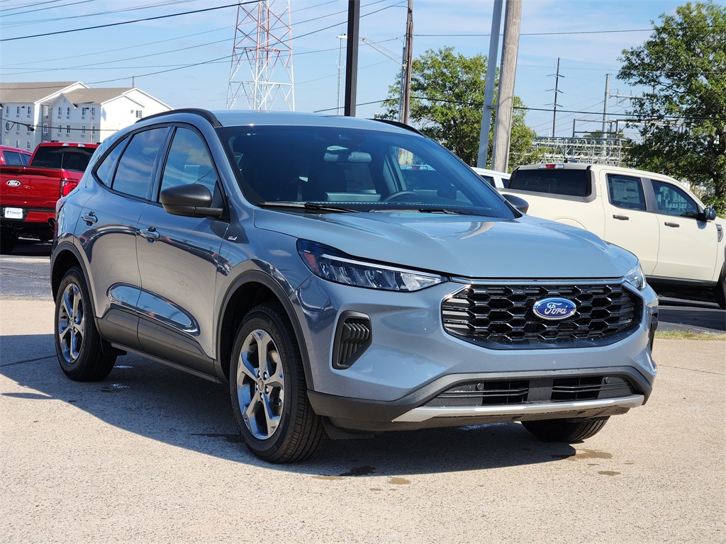 2025 Ford Escape ST-Line photo 2