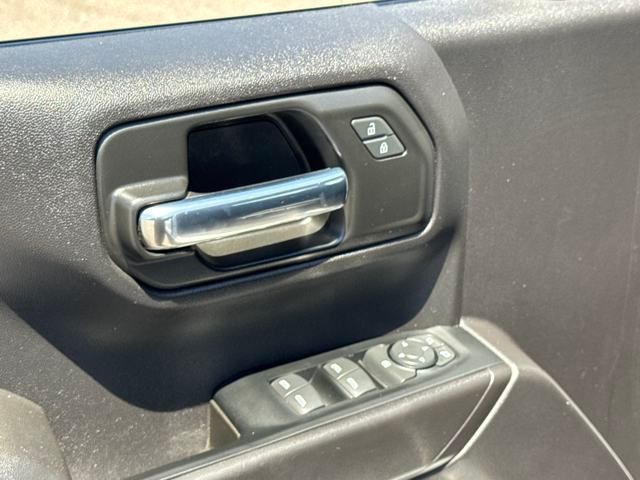 2023 Chevrolet Silverado 1500 Custom photo 6