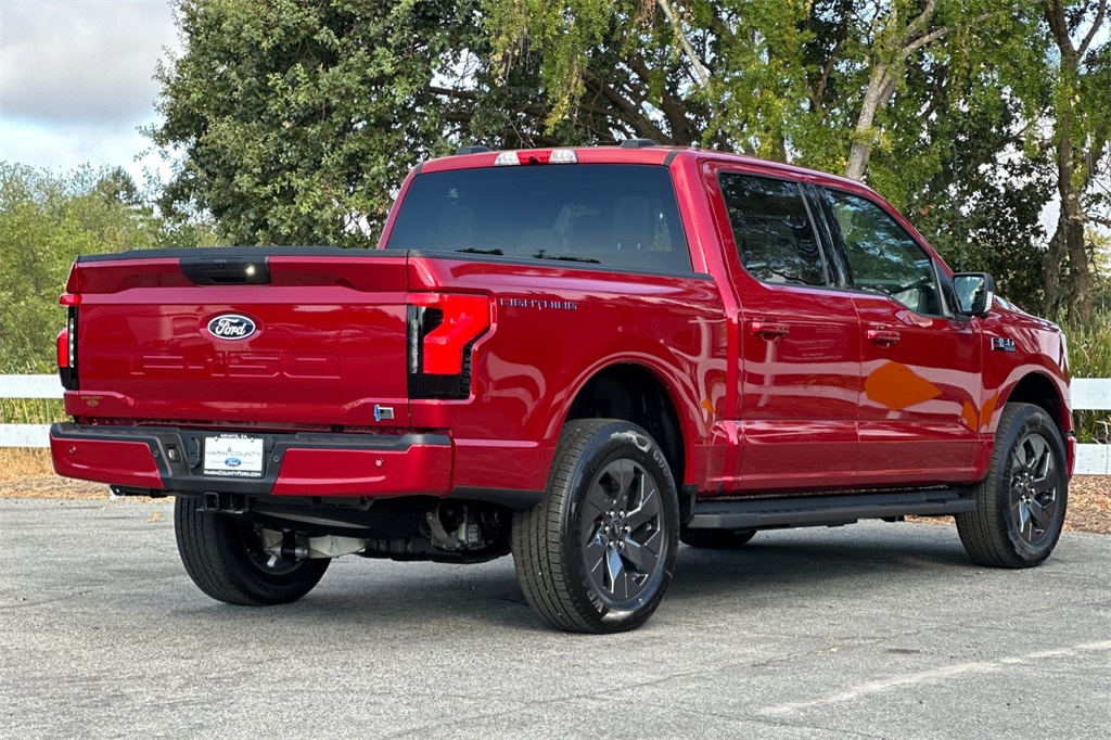 2025 Ford F-150 Lightning photo 4