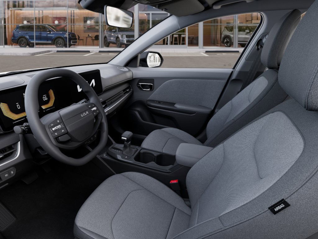 2025 Kia K4 LX's photo