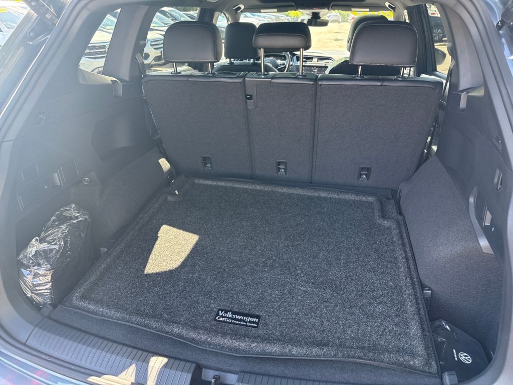 2024 Volkswagen Tiguan SE R-Line Black photo 18