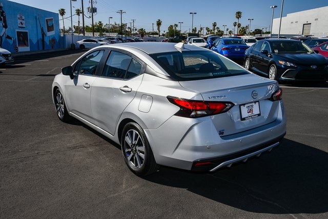 2025 Nissan Versa 1.6 SV photo 3