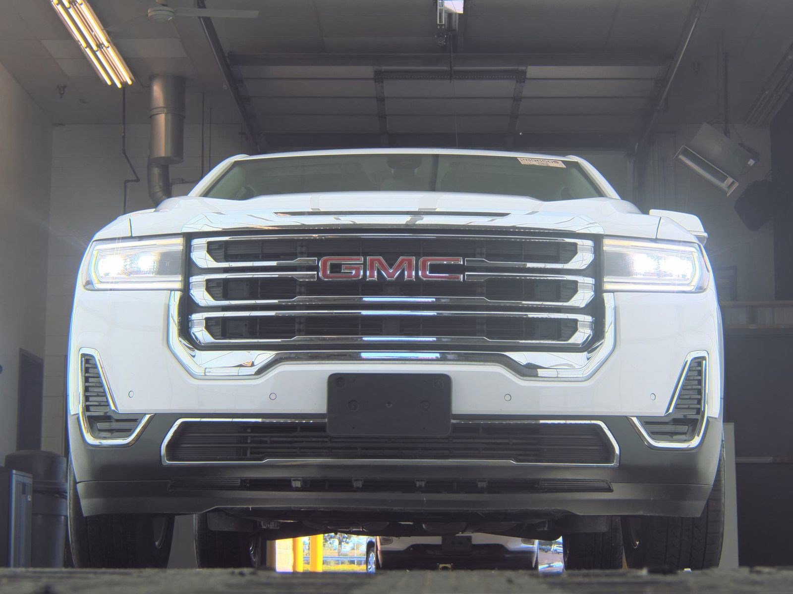 2023 Gmc Acadia SLE photo 2