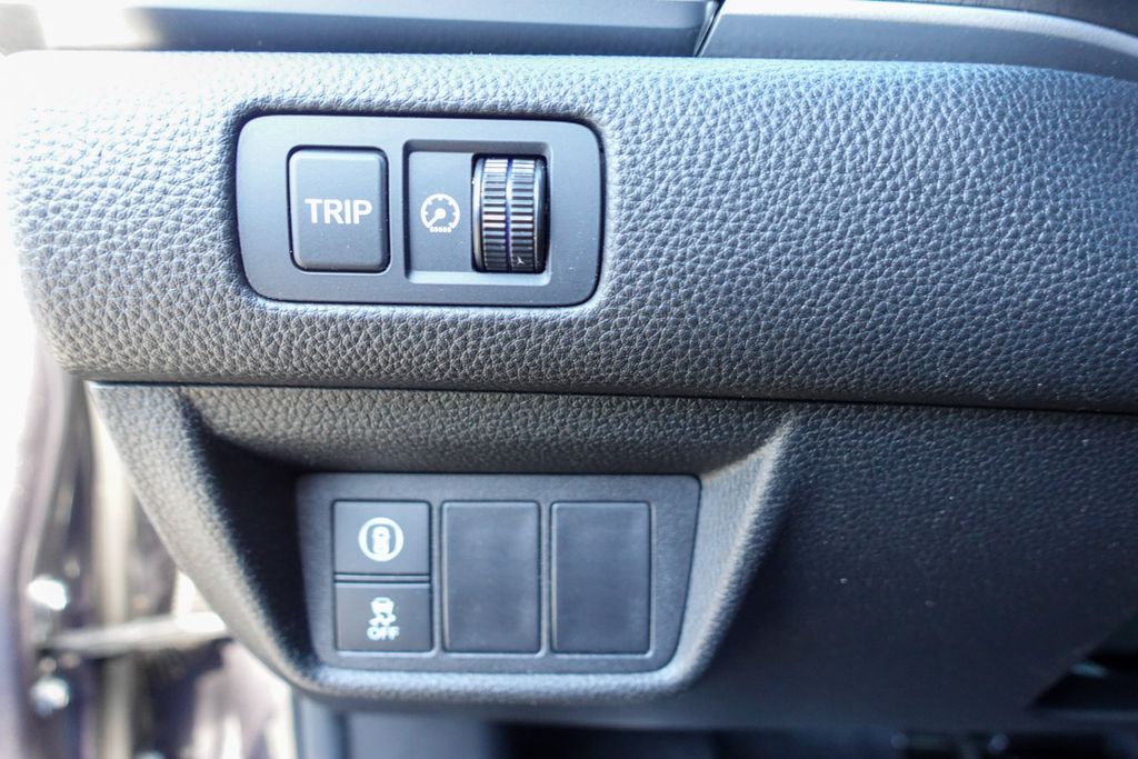 2022 Honda Accord LX photo 16