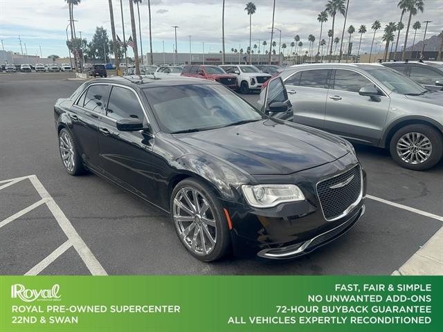 2016 Chrysler 300 Limited's photo