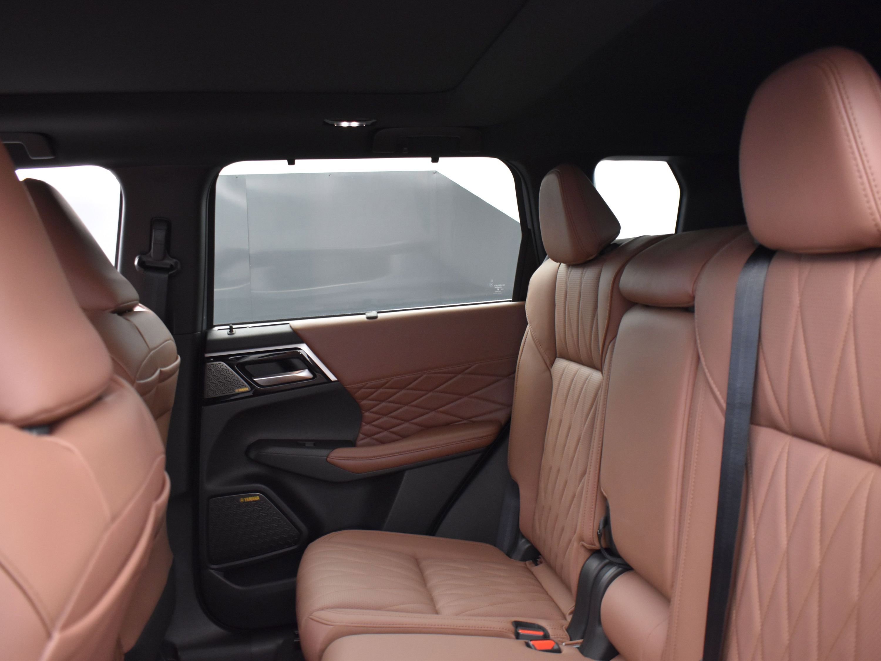 2025 Mitsubishi Outlander SEL photo 5