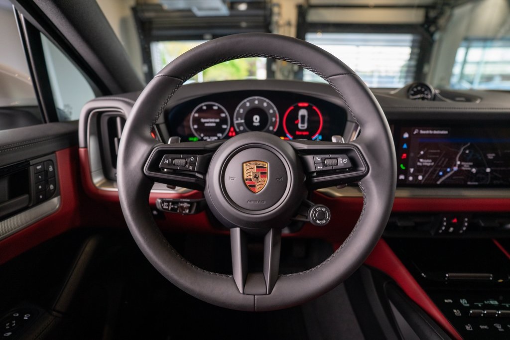 2025 Porsche Cayenne Coupe photo 29