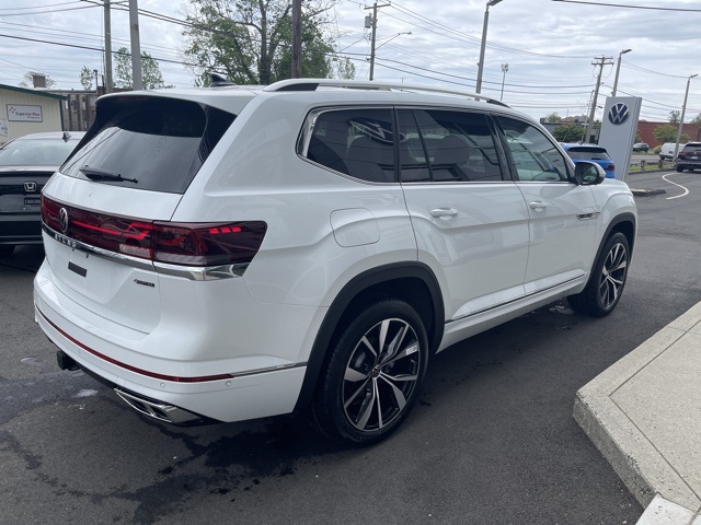 2025 Volkswagen Atlas SEL Premium R-Line photo 8