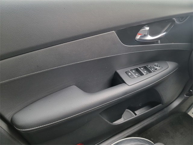 2023 Kia Forte GT-Line photo 30