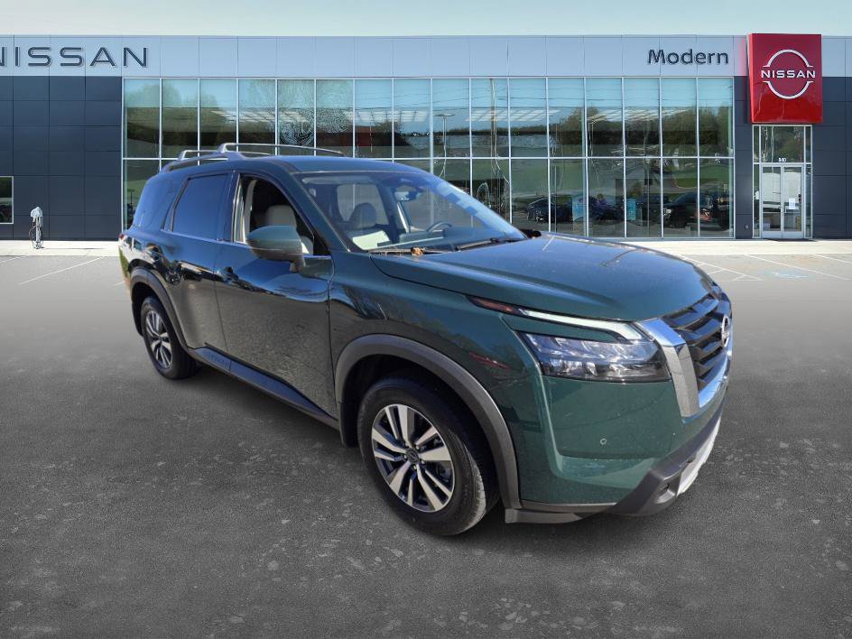 2025 Nissan Pathfinder SL photo 3