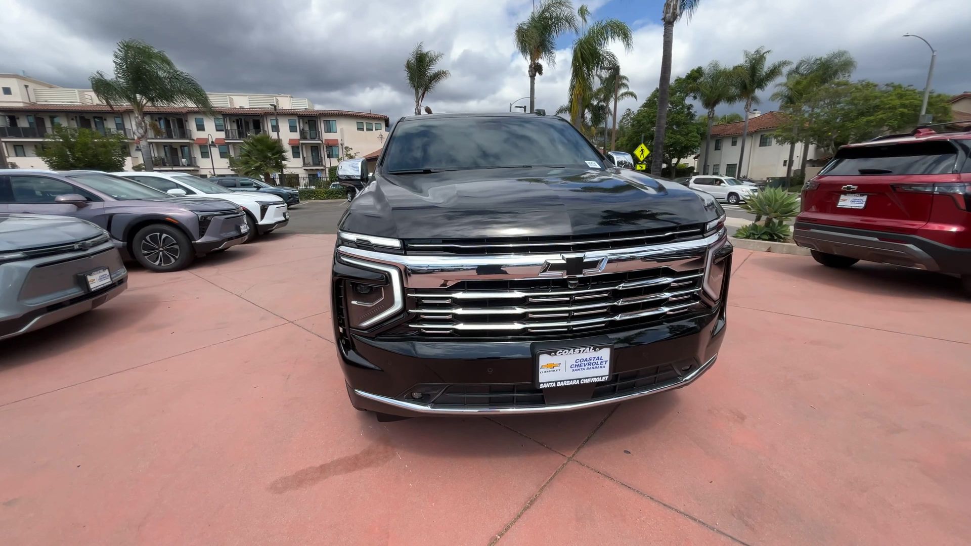 2025 Chevrolet Suburban Premier photo 3
