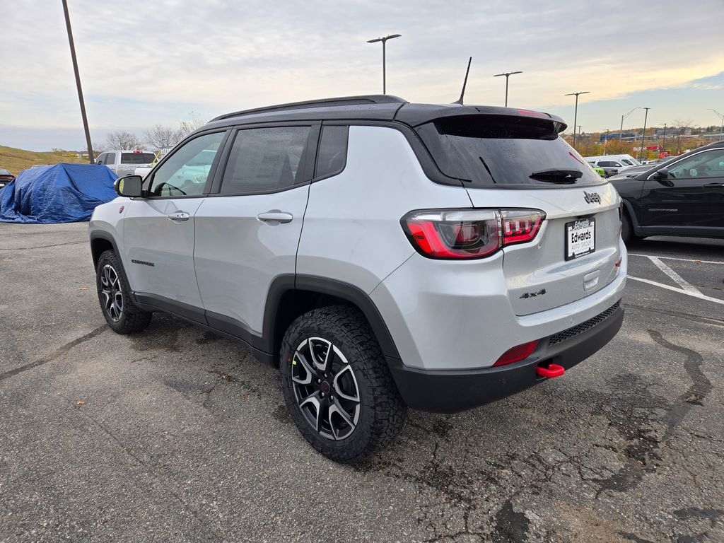 2026 Jeep Compass Trailhawk photo 2