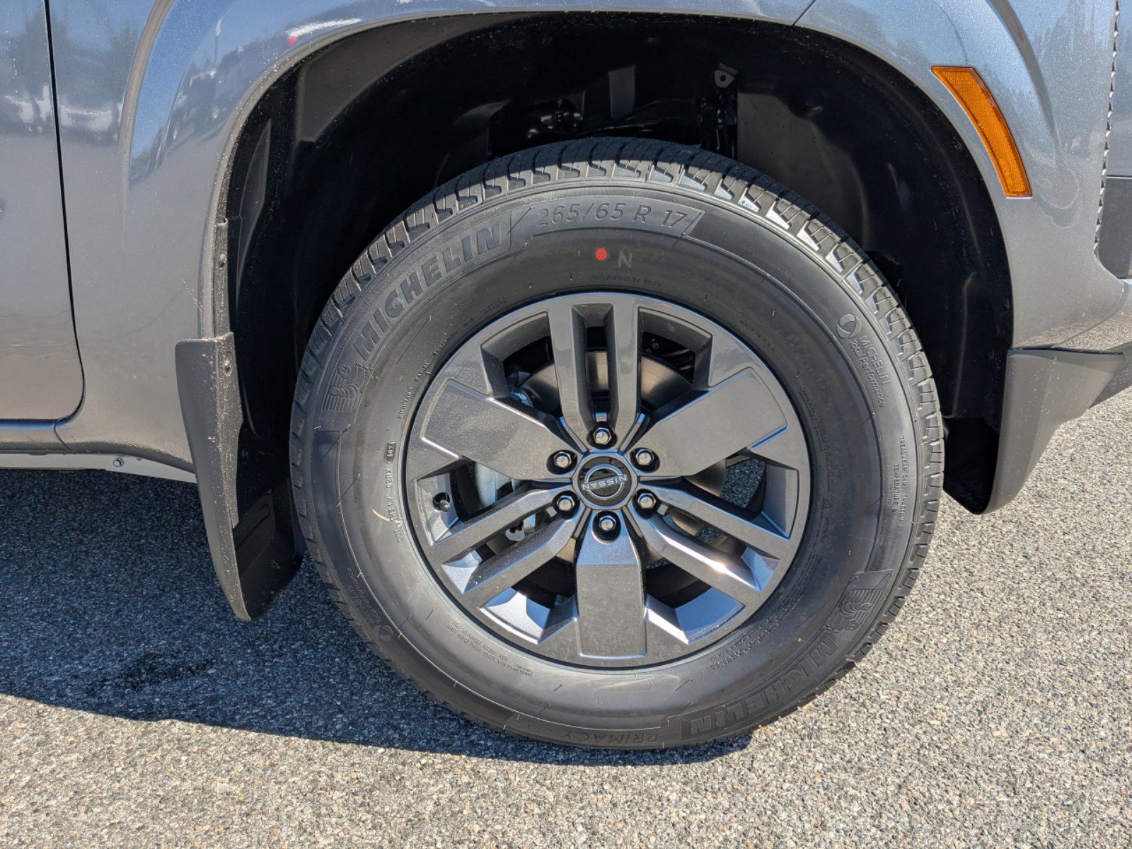 2025 Nissan Frontier Crew Cab SV photo 11