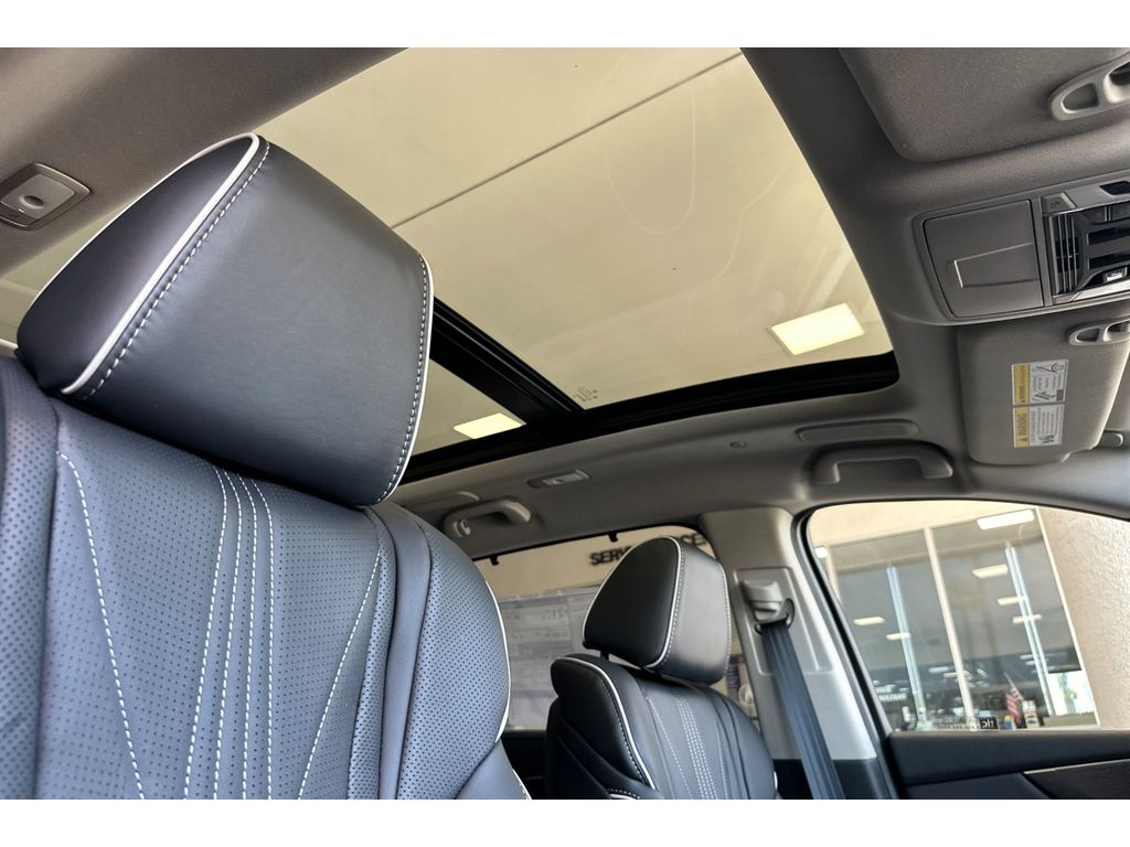 2026 Acura MDX SH-AWD Advance photo 14