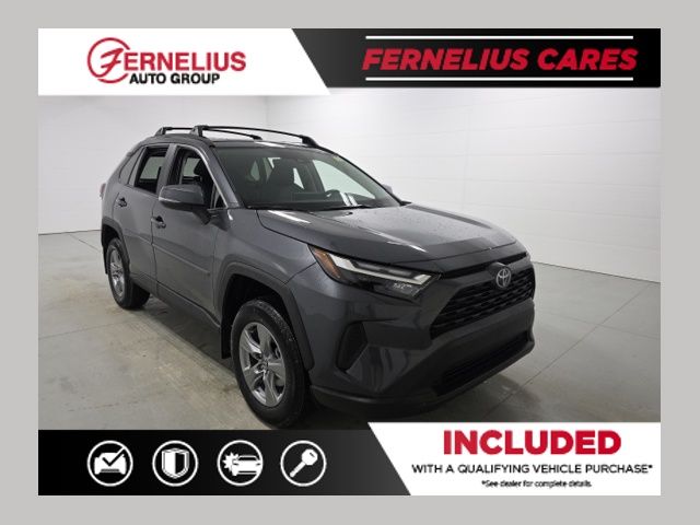 2025 Toyota RAV4 XLE's photo