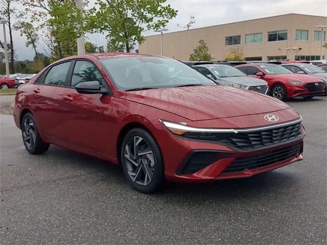 2025 Hyundai Elantra SEL Sport photo 3