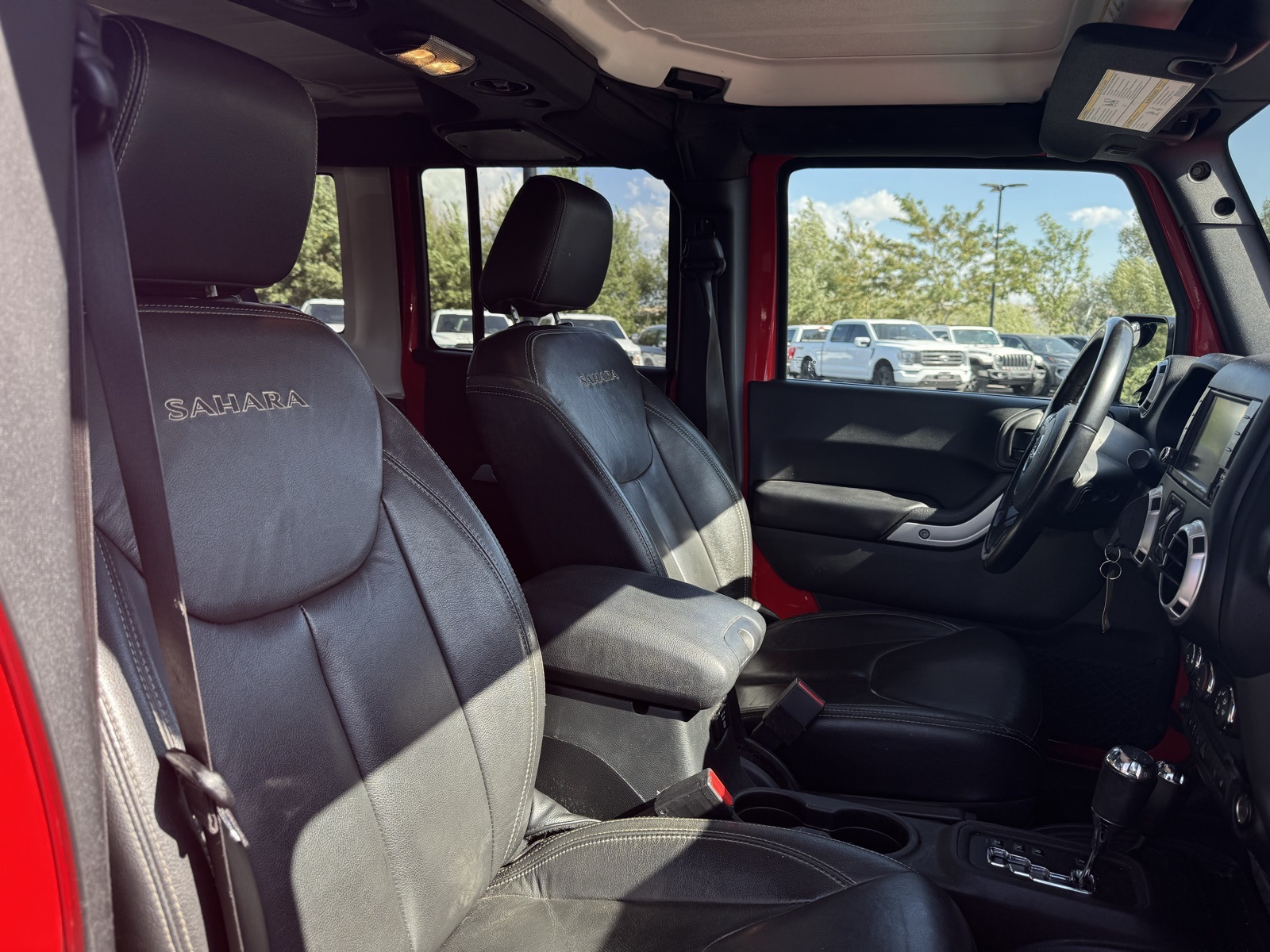 2017 Jeep Wrangler Unlimited Sahara photo 11