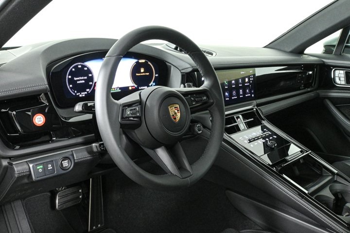 2025 Porsche Panamera E-Hybrid 4 photo 4