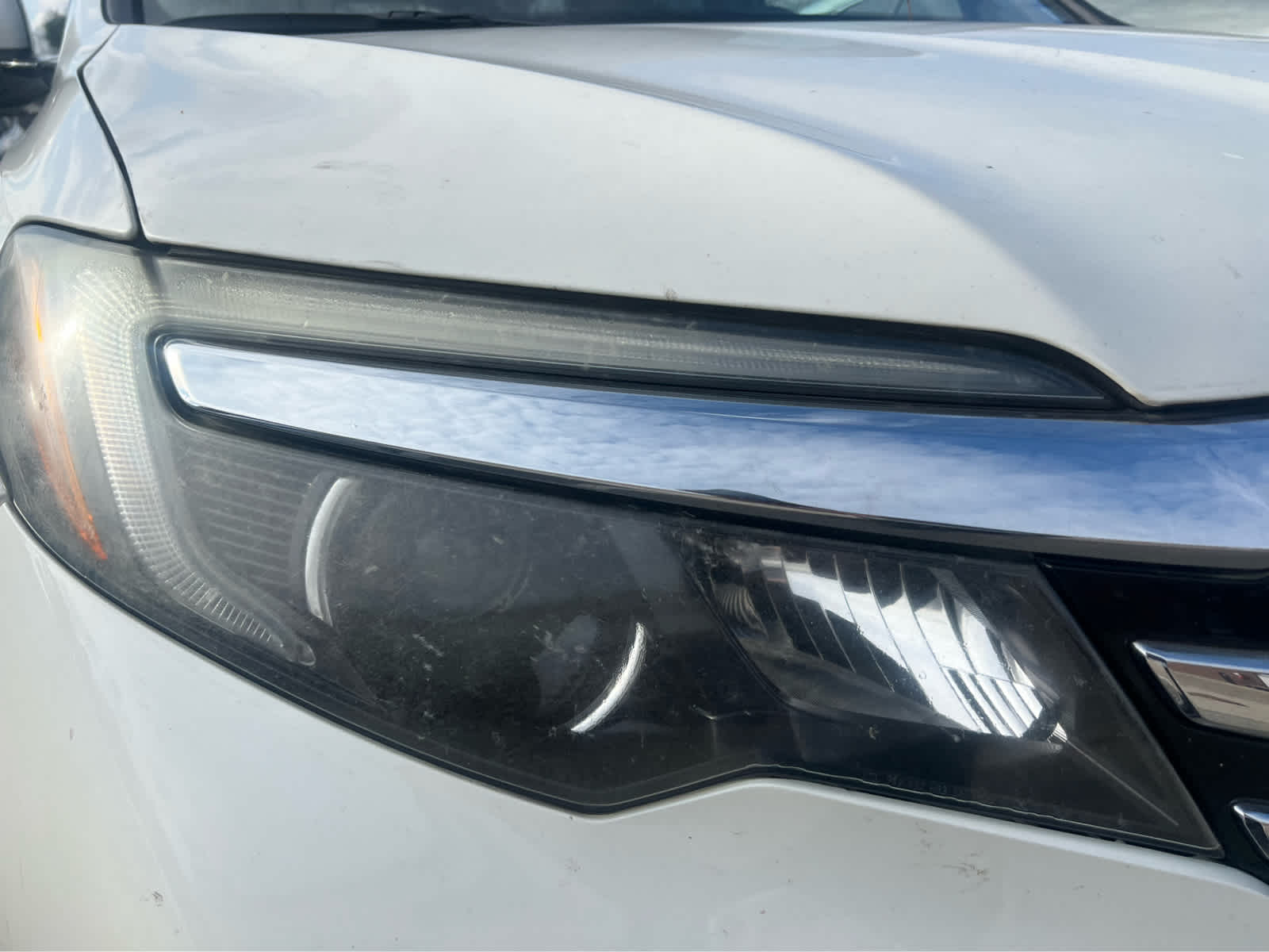 2017 Honda Pilot Elite photo 2